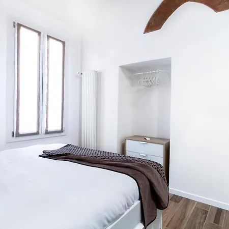 Ur Nest Aposa * Μπολόνια