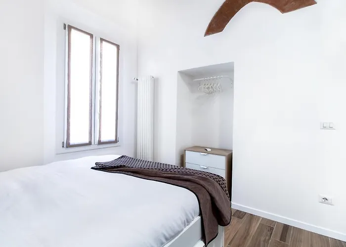 Ur Nest Aposa * Bologna