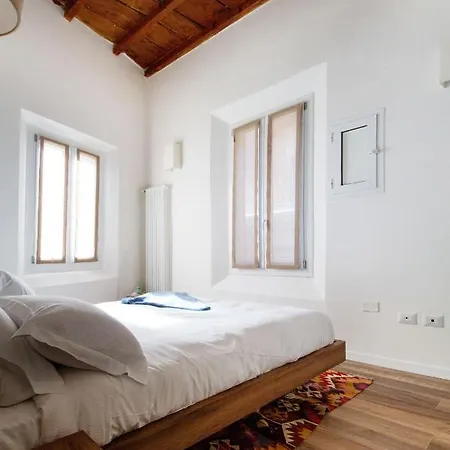 Ur Nest Aposa Lägenhet
